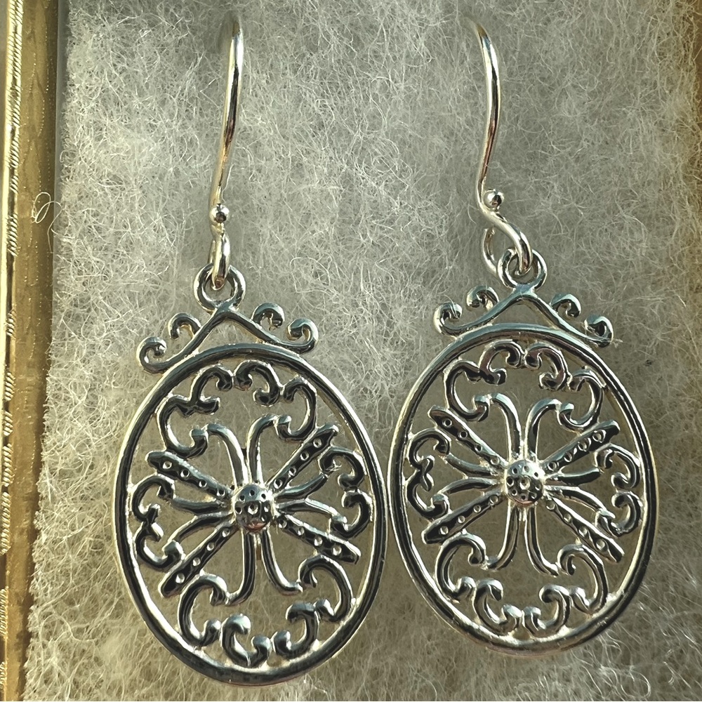 Southern Gates Silver (0.925) Art Deco Oxidized Oval Gate Earrings